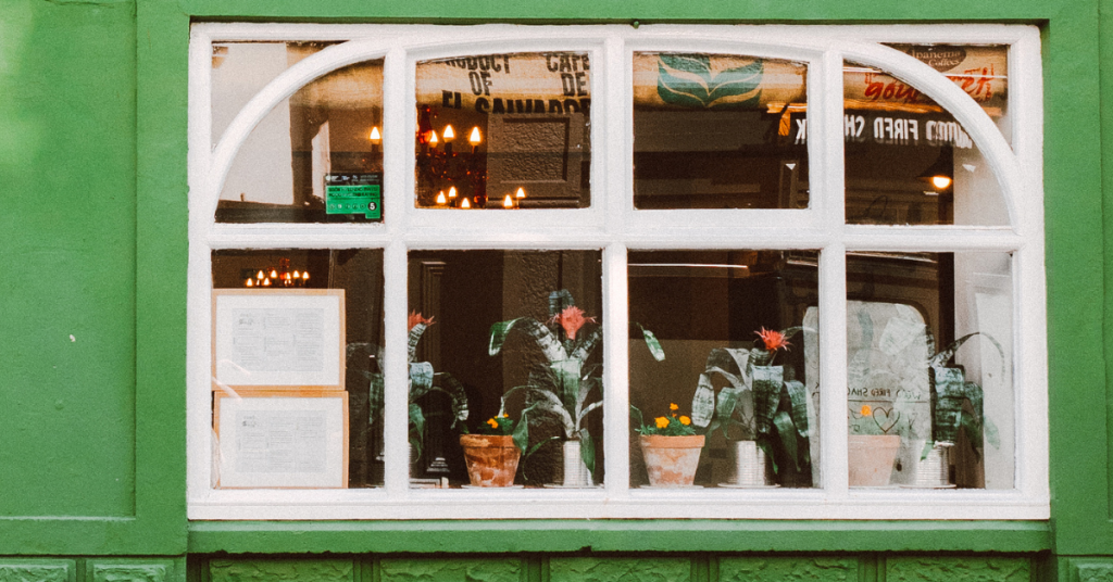 Image of a sore restaurant window.